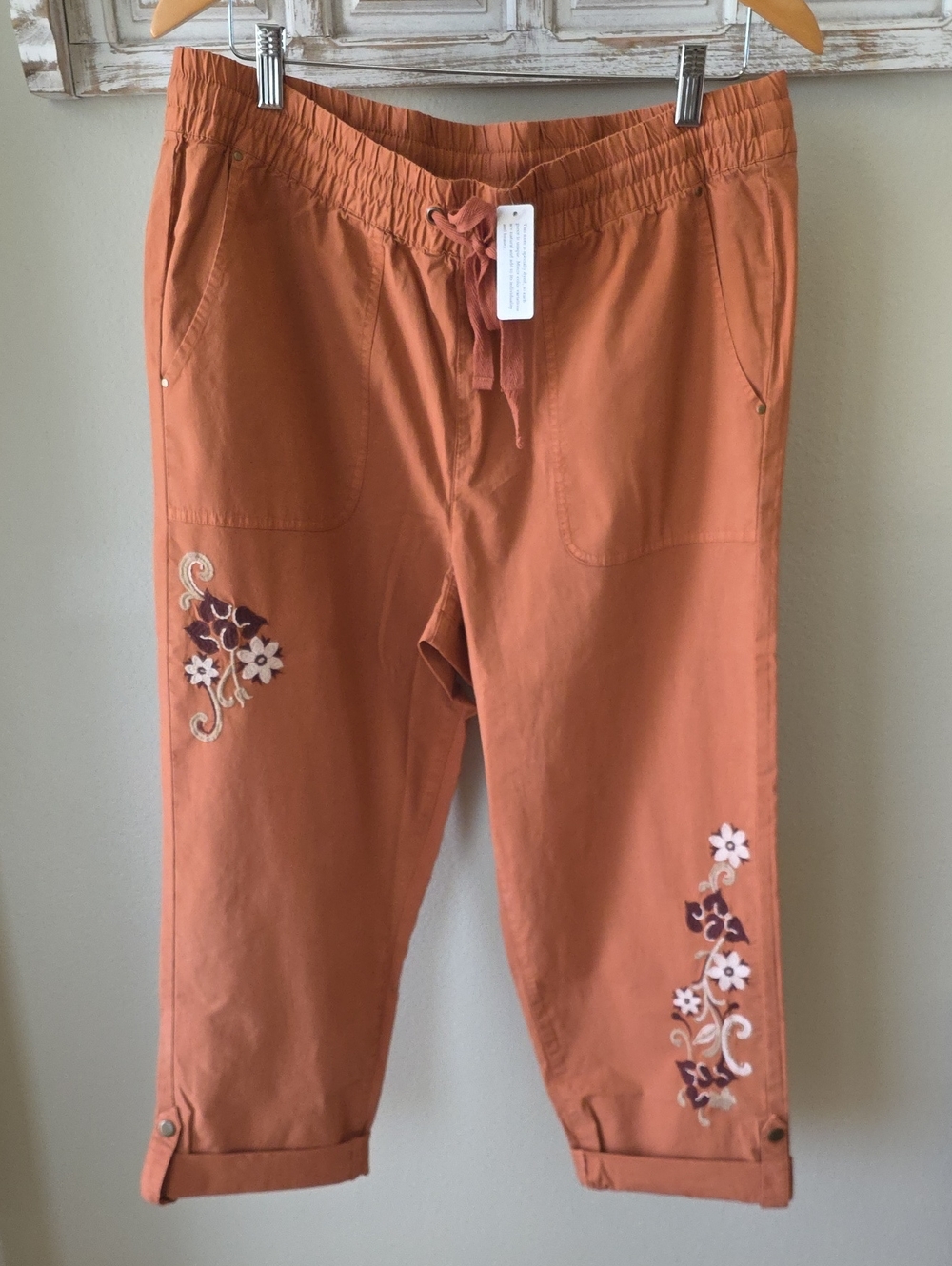 Soft Surroundings Embroidered Crop Pants Cotton Spandex Elastic Waist L NWT